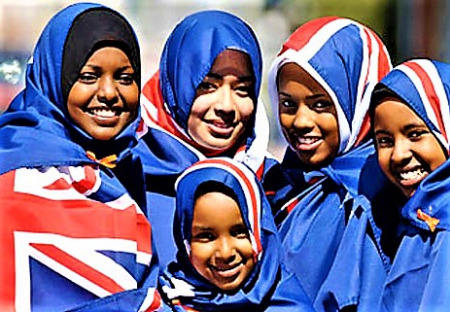 Kupte jim kávu a dort: jak oslavit den „Miluj muslima“ v Británii