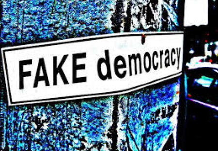 Kdo že je jedinou výspou demokracie? Že by jen ta liberální?