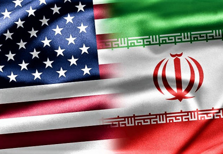 Íránská potupa USA. Íránci si udělali „dobrý den“ z americké námořní úderné skupiny...