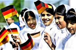 nemecko-dovazi-stovky-imigrantu-z-afriky-a-neziskove-organizace-se-k-tomu-jeste-hrde-verejne-hlasi