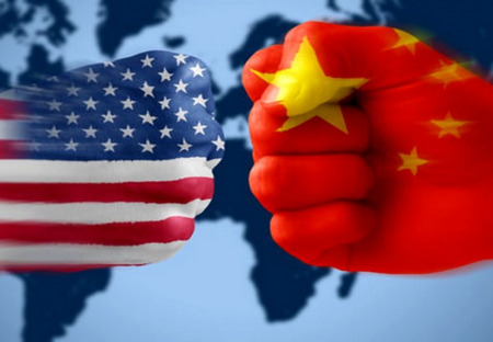 Exporadca vlády USA: Západ by mal žiadať náhradu škôd od Číny