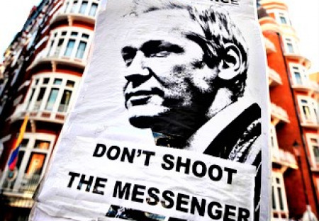 Aj Slovensko sa podieľa na justičnej vražde Assangea – nečinnosťou