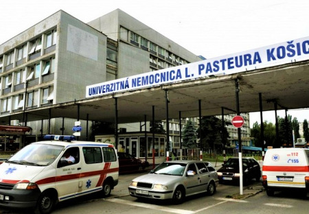 V Košickej nemocnici "vypínajú" neočkovaných pacientov?