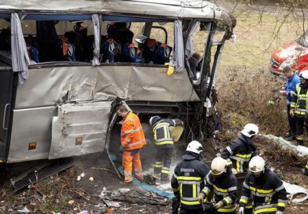 Teroristický útok na francúzsky autobus, ktorý zabil 43 osôb súvisí s Islamským štátom