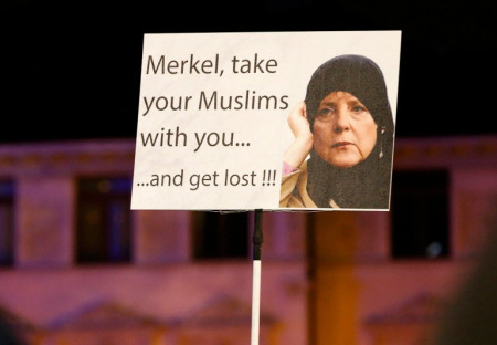 Média o následcích teroristických útoků v Evropě: zlaté časy Merkelové skončily