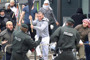 nemecka-policie-ma-zrejme-prikaz-levicove-extremisty-nechte-na-pokoji