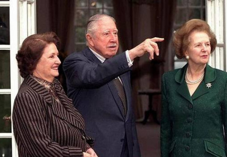 David Corn, John Pilger: Kanonizovaná baronesa, krvavý Pol Pot