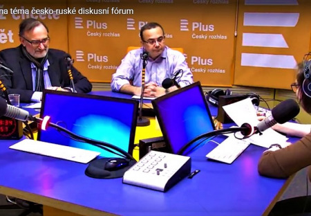 Pro a proti na téma česko-ruské diskusní fórum: Stanislav Novotný v diskuzi s M.Romancovem