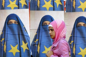 eurokomisar-avramopoulos-europska-unia-je-prilis-biela-masova-migracia-z-tretieho-sveta-je-nasou-novou-normou-preto-je-potrebne-zmenit-myslenie-europanov