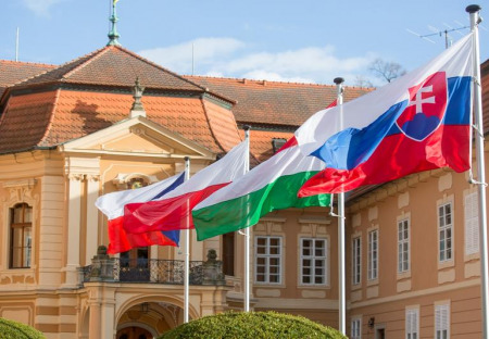 Poľsko a Maďarsko navrhujú vytvoriť rozvojovú banku V4! Podporí tento prospešný projekt naša a česká vláda?