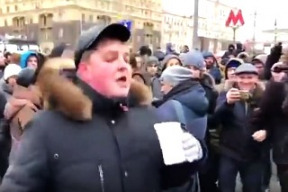 kdo-neskace-je-putin-podivejte-se-na-masivni-protest-proti-ruskemu-prezidentovi-video