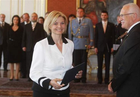 „Blbá“ blondýnka, aneb škoda, že je tak vzdělaná.