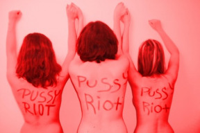 poulicny-vypredaj-pussy-riot-v-akcii