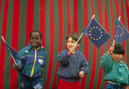 Evropou táhne nákaza euroskepse. Lze ještě zachránit vizi sjednocené Evropy?