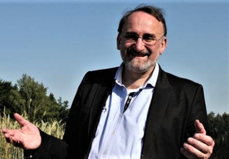 Stanislav Novotný 2. díl: Naprostá většina takzvaných mainstreamových médií je rusofobní a přiklání se jen na jednu stranu geopolitického spektra