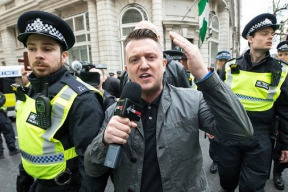 tommy-robinson-se-nemusi-bat-ani-justice-ani-muslimskych-spoluveznu-toto-jeste-pred-jeho-propustenim-napsal-britsky-velvyslanec