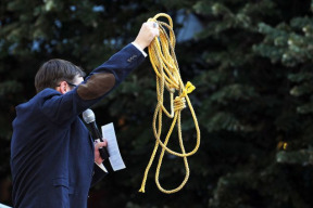 adam-benjamin-bartos-s-odvolanim-kvuli-protizidovskym-textum-neuspel-vitejte-v-totalite-hlasil-pred-novinari-soudit-se-chce-dal