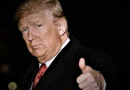 Donald Trump ví, co dělá…