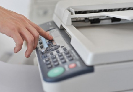 Konec digitálních kopií v knihovnách? + Výsledek státního rozpočtu umožňuje snížit zdanění práce