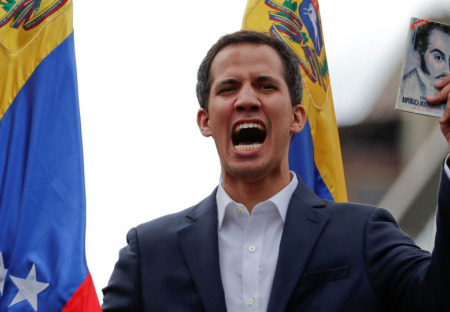 Portrét novej„hviezdy“ venezuelskej politiky: Hochštapler a hazardér Juan