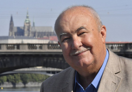 Petr Hannig v ostrém duelu s Vladimírem Kapalem na SR