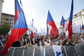 demonstrace-spd-25-4-2019-ortel-ivan-david-tomio-okamura-marine-le-pen-gert-wilders