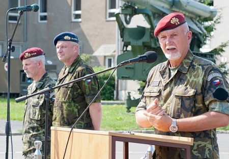 Europoslanec SPD generál Hynek Blaško na SR