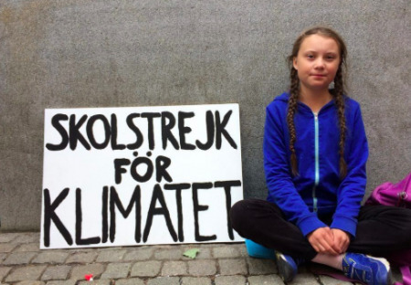 Stoupenci Gréty by místo stávek měli chodit sázet stromy do lesa!