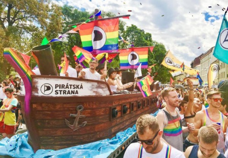 Piráti se opět zúčastní festivalu Prague Pride.