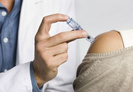 Redukce obyvatel na Zemi v plném proudu aneb Očkovací vakcína Gardasil zničila dívce vaječníky