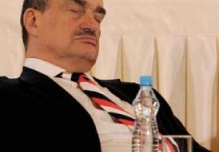 Trapná nedostatečnost v chápání ministra Schwarzenberga.