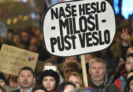 Nemáte mozek? Tak mazejte na Letnou.Tam se setkáte se svými blízkými