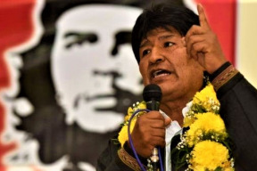 evo-morales-je-v-argentine-a-zada-o-status-uprchlika2