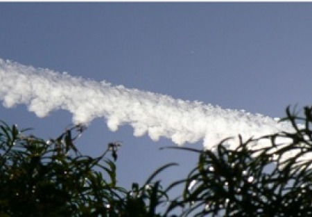 Chemtrails jsou prý globální skrytou operací pro totální kontrolu