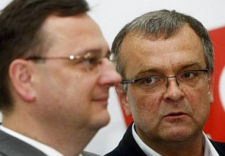 "DPH nechápou jen debilové", vzkazuje na Hrad a občanům premiér
