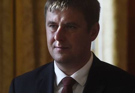VÝZVA MINISTRU ZAHRANIČNÍCH VĚCÍ ČR OHLEDNĚ ZÁSAHŮ EP PROTI NÁRODNÍM VLAJKÁM