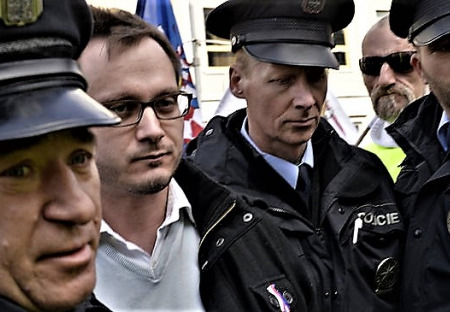 Prohlášení Národní demokracie k nouzovým opatřením Vlády ČR a k šíření koronaviru