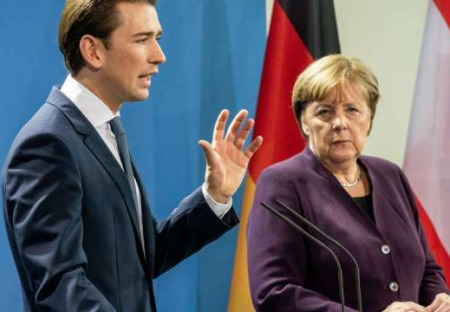 Rakouský kancléř Sebastian Kurz sebral evropskou taktovku německé kancléřce Angele Merkelové