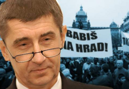 Je pravá půlka a levá půlka. A mezi nimi Babiš