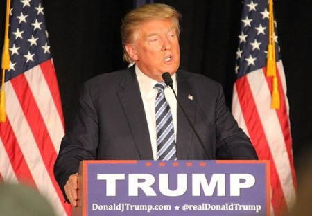 P.C.Roberts: Slyšte Trumpa, on vám sděluje pravdu.