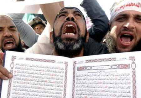 Podle fejsbůku obsahuje Korán nenávistné projevy