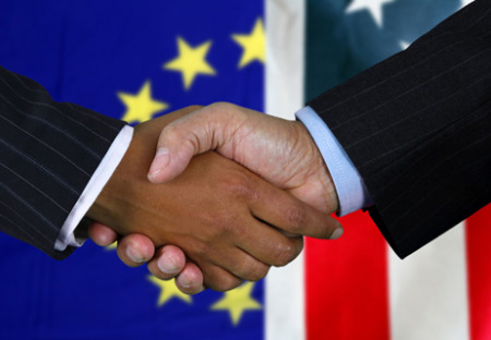 Max Keiser: Obchodní dohoda USA-EU dělá genocidu legitimním obchodním modelem