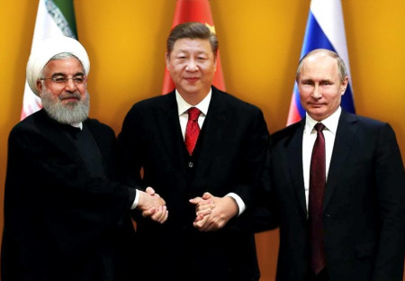 Trojitá aliance Číny, Ruska a Íránu ukazuje svou vojenskou sílu a je výzvou pro Bidena