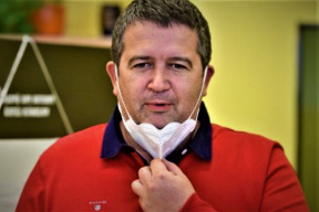 pirati-zaslali-otevreny-dopis-ministrum-hamackovi-a-blatnemu-zadaji-vysvetleni-pochybnych-nakupu-respiratoru-ohrozeni-zdravi-obcanu-a-ignoraci-ceskych-vyrobcu