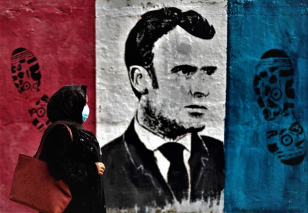 Francie: Macron vzdal boj s radikalismem
