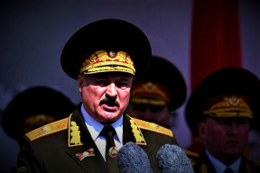 zapad-je-v-soku-lukasenkov-prejav-pri-hradbach-brestskej-pevnosti