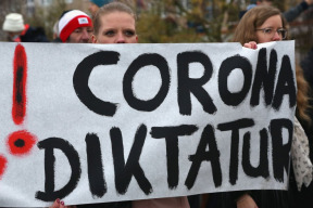 po-cenzure-zavadeji-giganti-povinne-ockovani