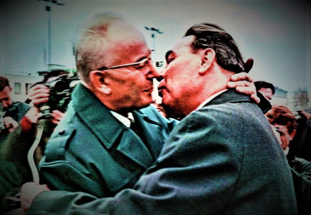 Od socializmu k primitívnemu kapitalizmu, s tupelami vo vláde.