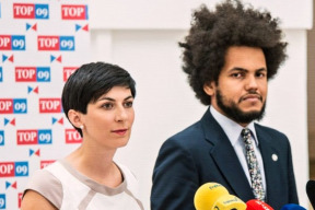 hej-hou-hej-hou-migranti-k-adamove-domu-jdou