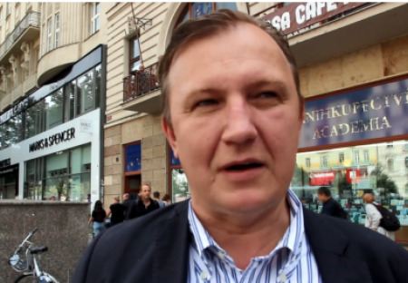 "Musíme postupně odbourávat dotace a odmítnout euro - lidé by zchudli," říká Josef Sláma z Trikolóry